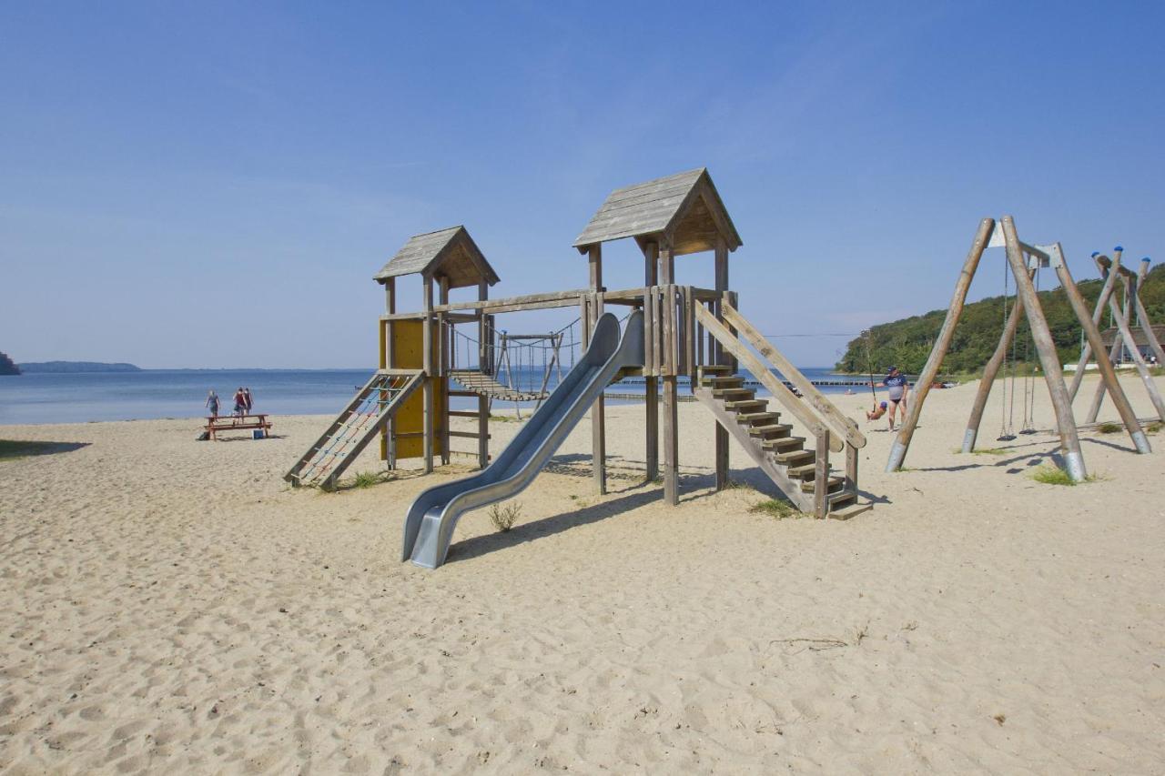 Ferienresidenz Zwei Bodden Fewo2-8 - Balkon, Sauna, Kamin Lietzow Екстер'єр фото